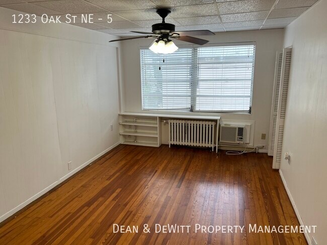Foto del edificio - 1233 Oak St NE