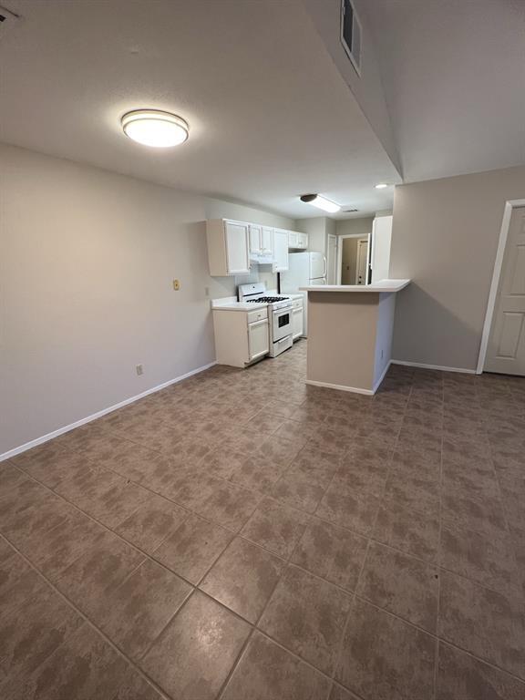 Foto del edificio - 8119 West Gate Blvd
