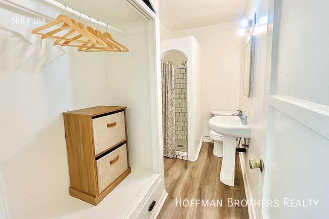 Building Photo - 2608 Normandie Ave