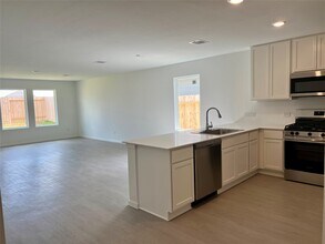 Building Photo - 15716 Plum Brk Dr
