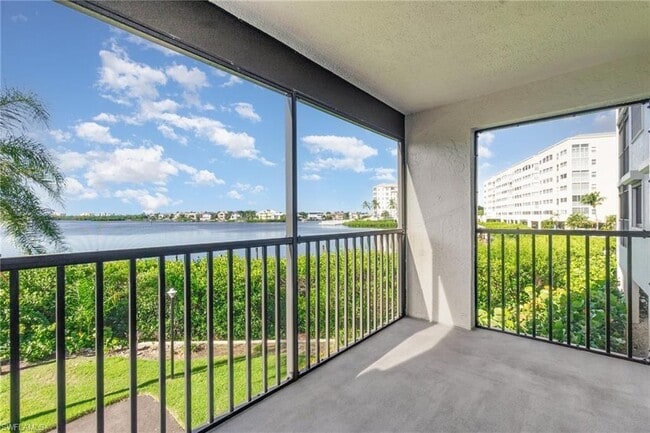 Foto del edificio - 4835 Bonita Beach Rd SW