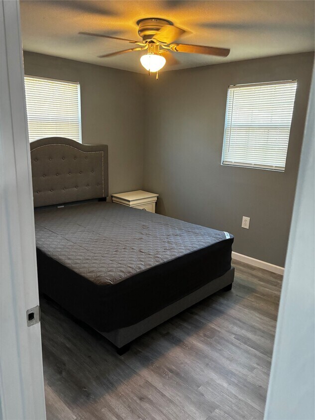 Building Photo - 100B Ross St