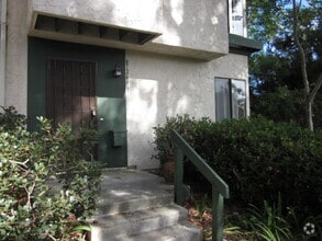 Building Photo - 8726 Villa La Jolla Dr
