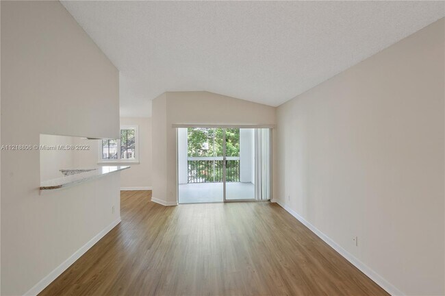 Building Photo - 9833 Westview Dr