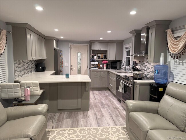 Building Photo - 10 Hillside Terrace