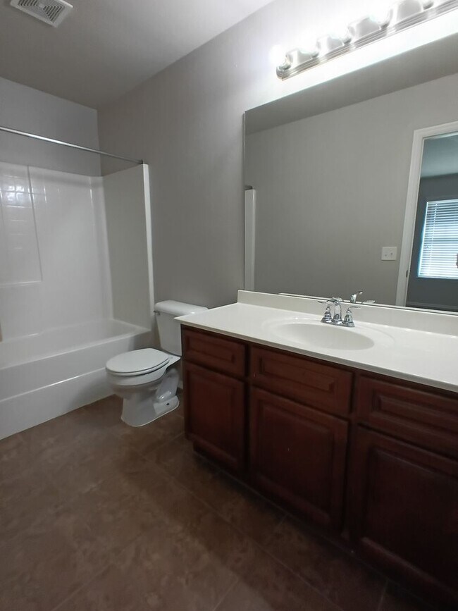 Foto del edificio - 2432 NW 197th St