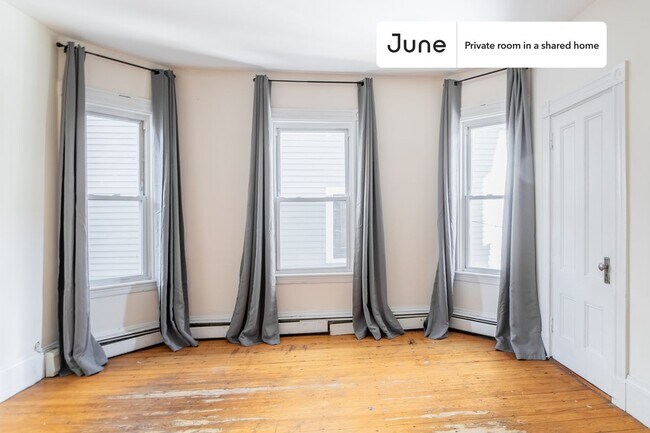 Foto del edificio - Room in Shared 5 bed/1 bath home