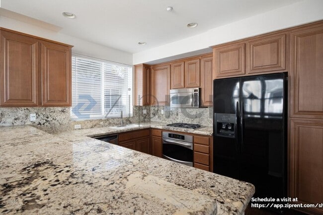 Foto del edificio - 3048 Beachwood Blf Wy