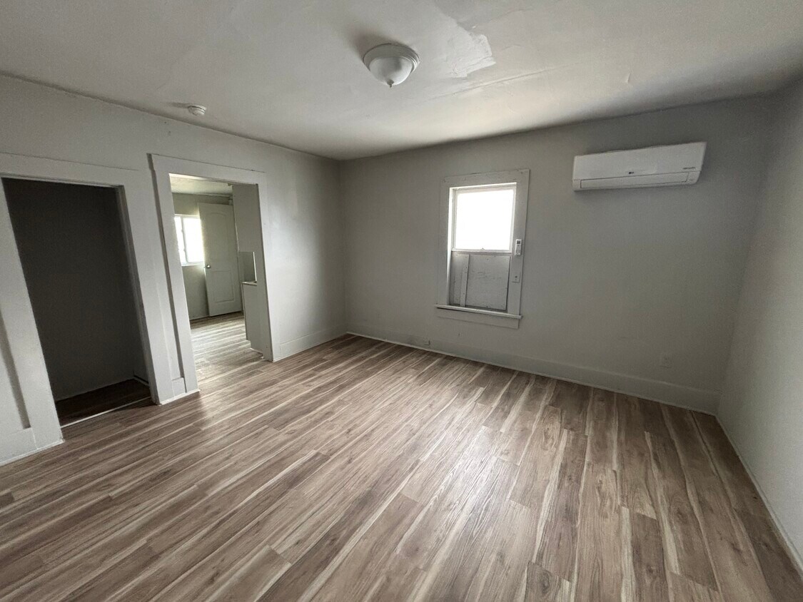 Foto del edificio - 14 E 6th Ave