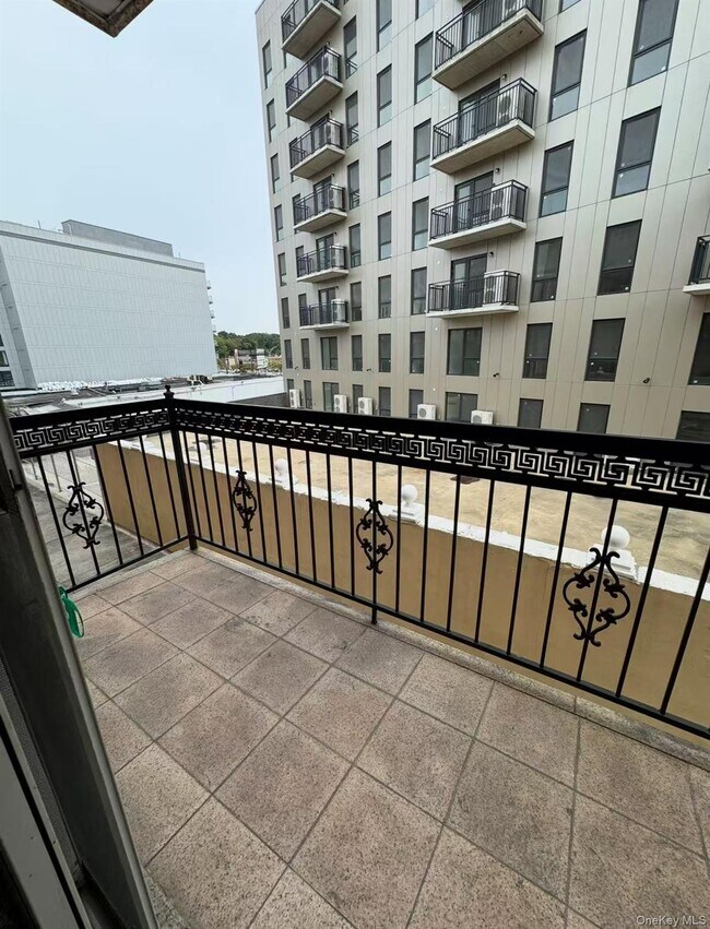 Foto del edificio - 70-50 45th Ave