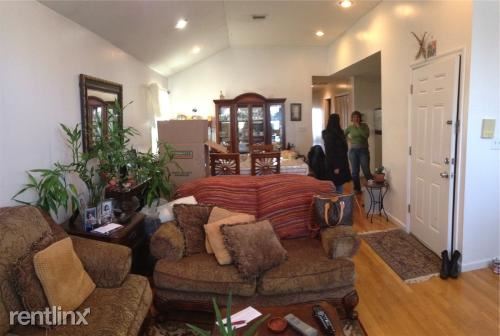 Foto del edificio - 207 Columbia Ave