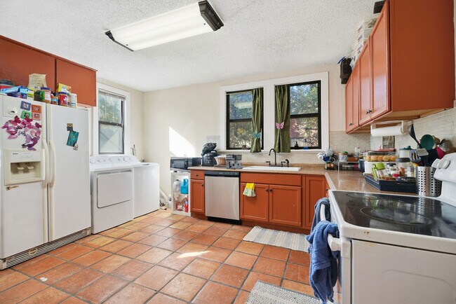 Foto del edificio - 2317 18th St