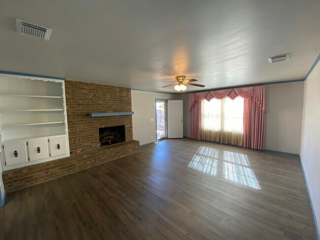 Foto del edificio - 4537 Yale St