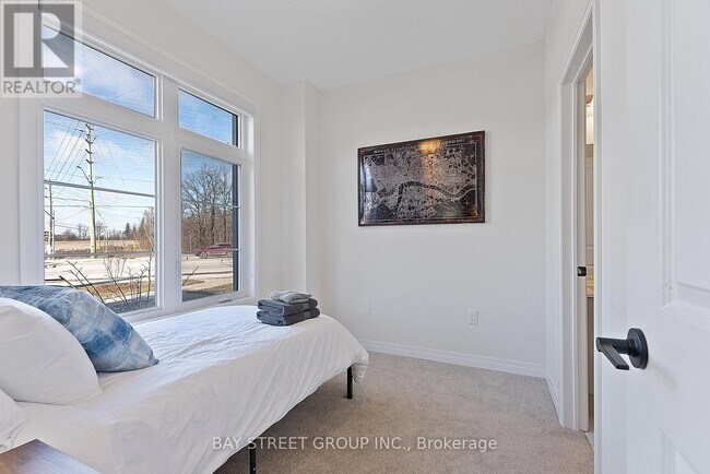 Building Photo - 134 De La Roche Dr