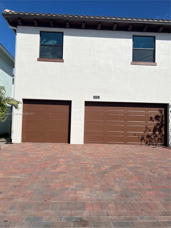 Building Photo - 5032 Grandiflora Rd