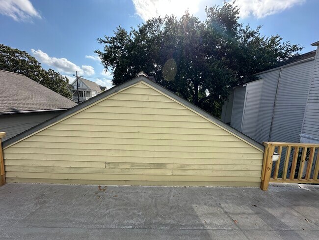 Foto del edificio - 1204 Marengo St