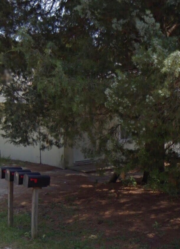 Building Photo - 838 Anita Rd