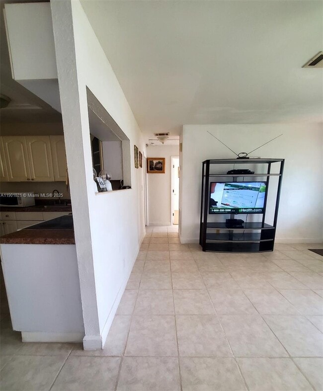 Foto del edificio - 6851 Farragut St