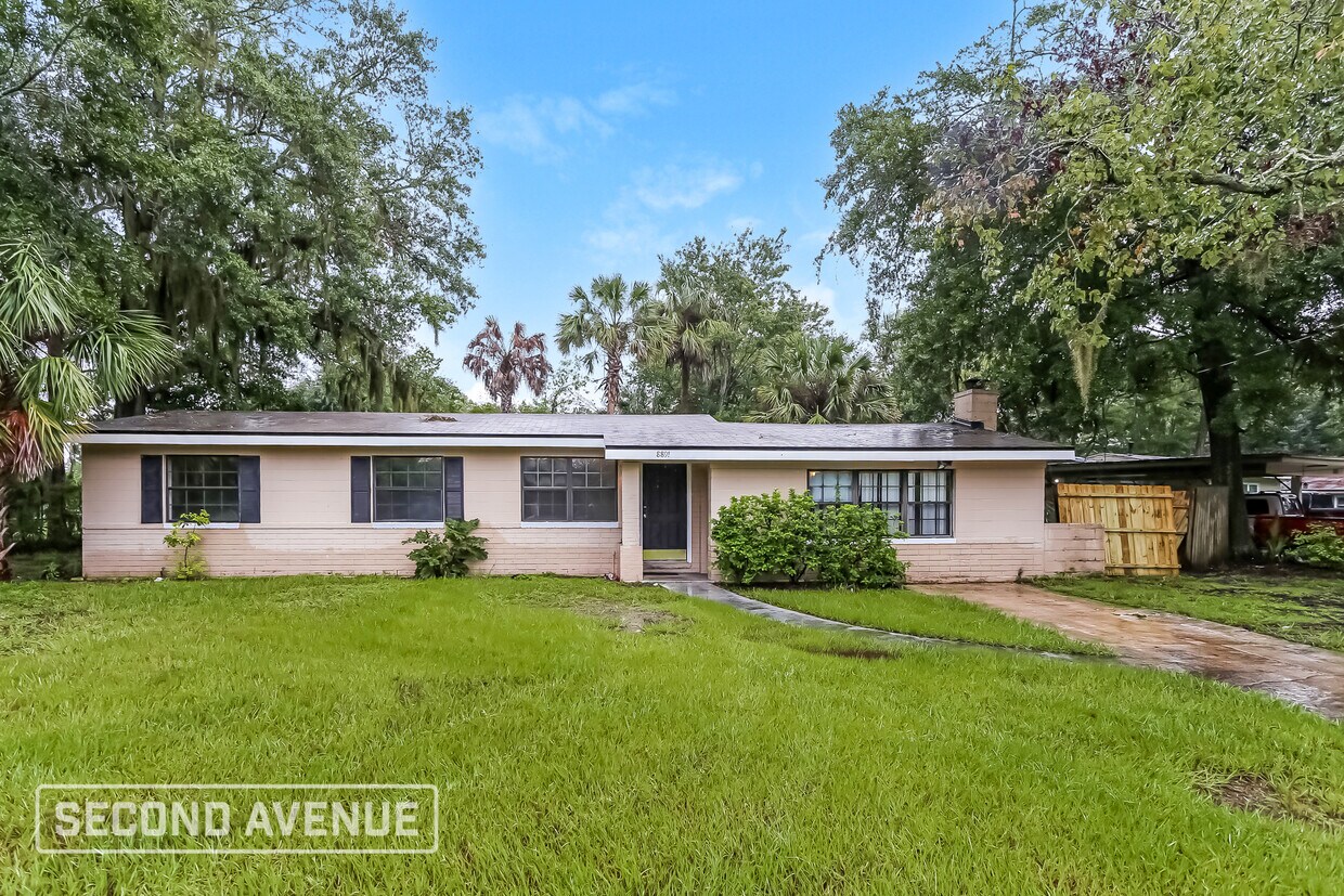 Foto principal - 8891 Yeoman Dr