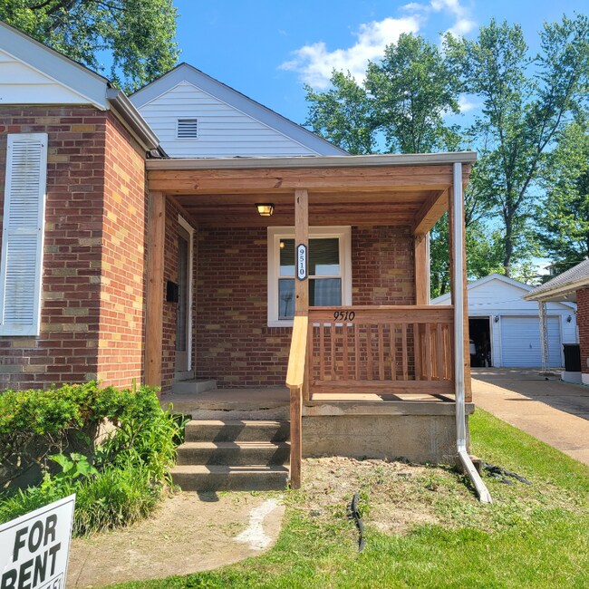 Building Photo - 9510 Sterling Pl