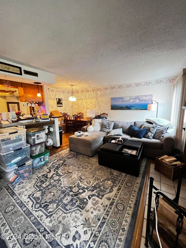 Building Photo - 107 Grenadier Ct