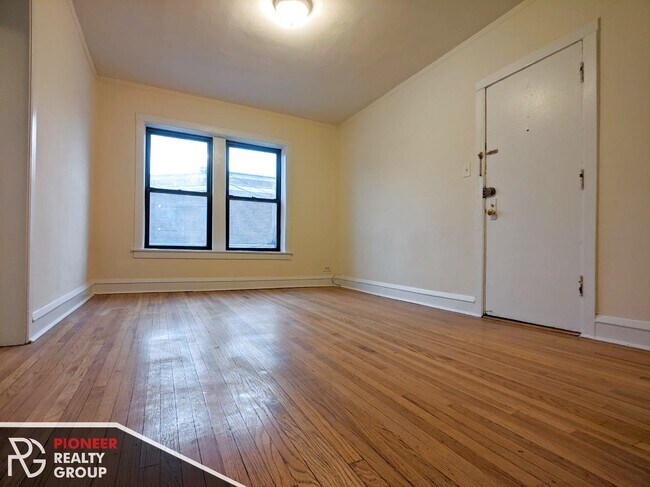 Building Photo - 2714 N Spaulding Ave
