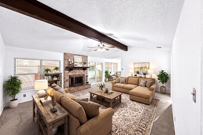 Building Photo - MINUTES FROM LACKLAND, MILES FROM BORING