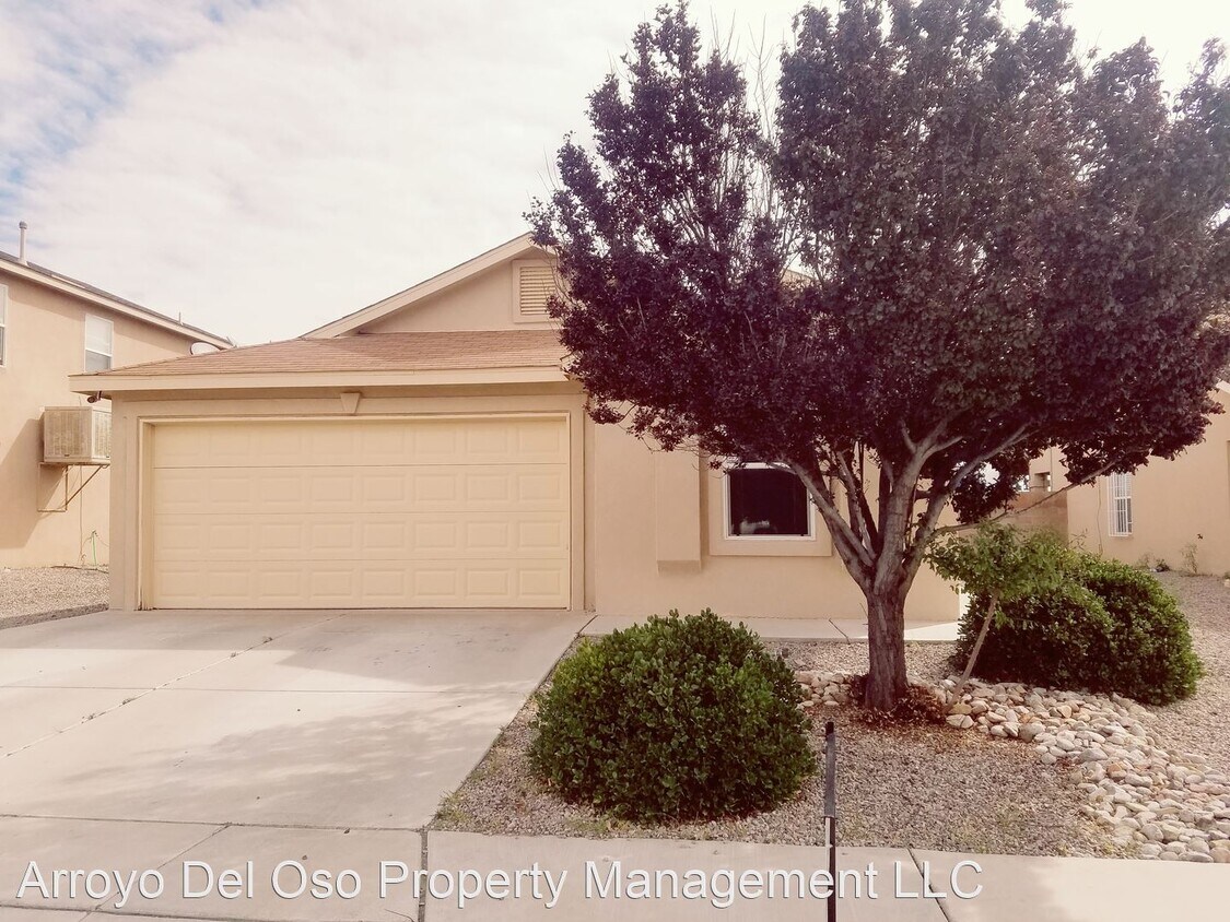 Foto principal - 4 br, 2 bath House - 816 Sandy Drive NW