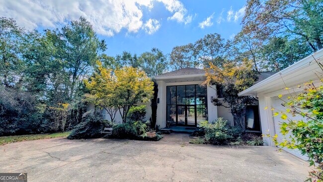 Foto del edificio - 2939 Rivercrest Dr