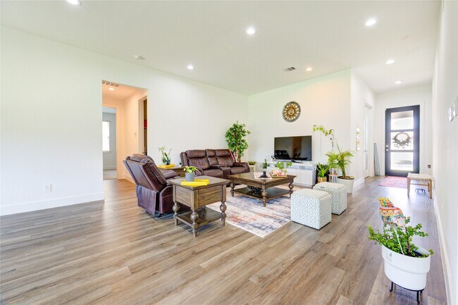 Foto del edificio - 13760 Rising Sun Ln