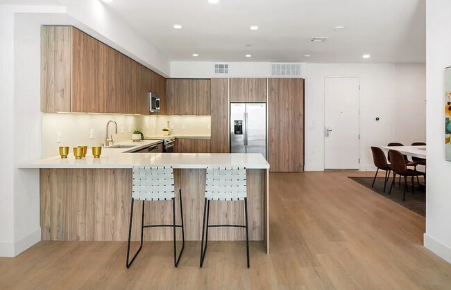 Foto del edificio - 3651 Regal Pl