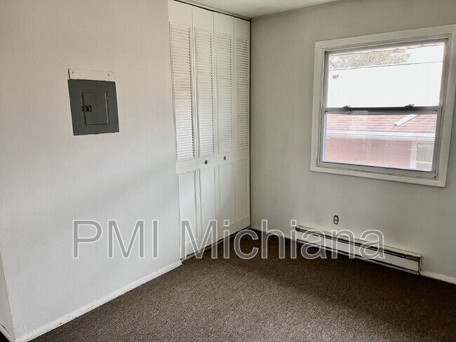 Foto del edificio - 2258 Huey St