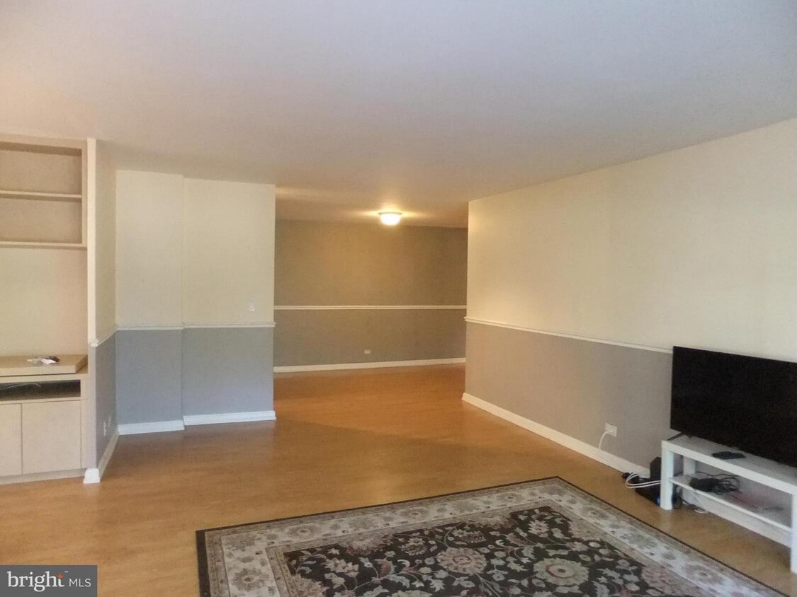 1600 Hagys Ford Rd Unit 2M, Penn Valley, PA 19072 Room for Rent in