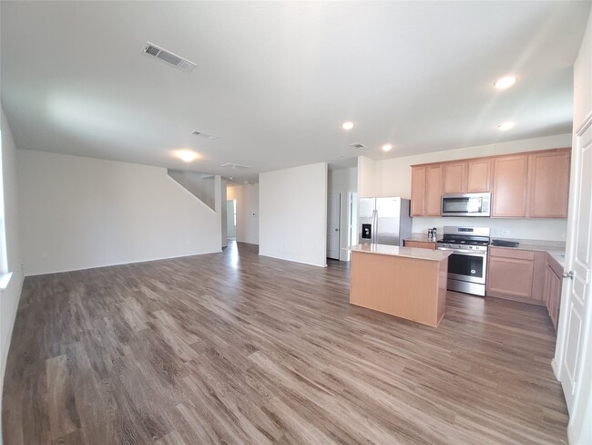 Building Photo - 14614 Sierra Garden Dr