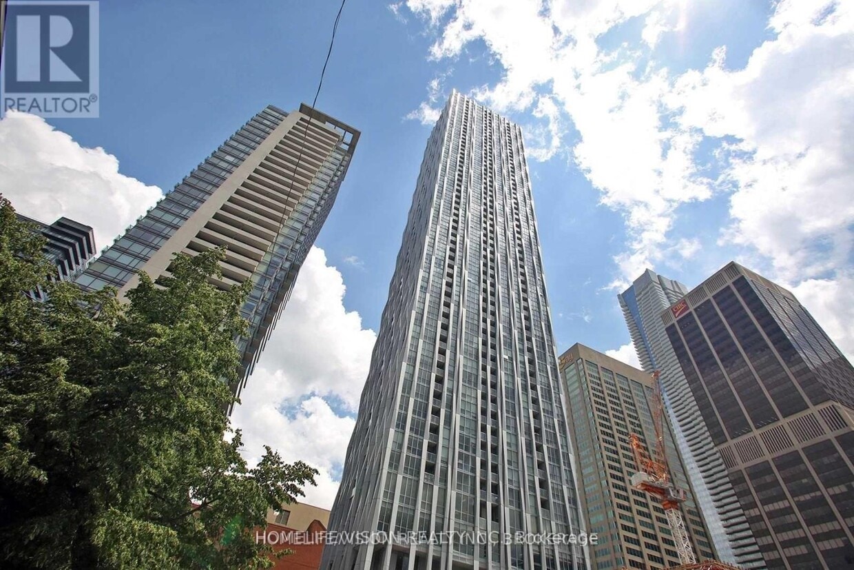 Primary Photo - 1 Yorkville Ave