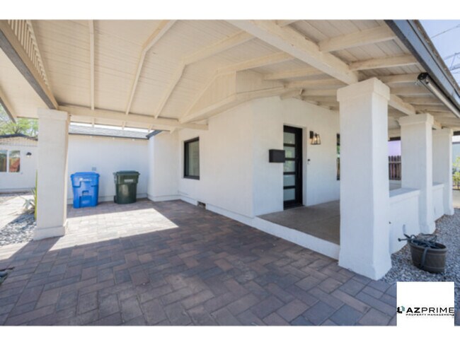 Building Photo - Discover the Epitome of Modern Living in t...