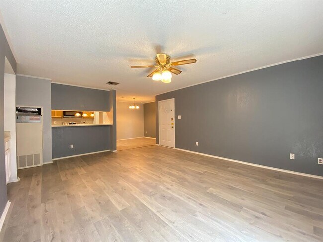 Foto del edificio - 1202 Thorpe Ln
