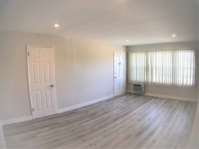 Building Photo - 10640 Victory Blvd