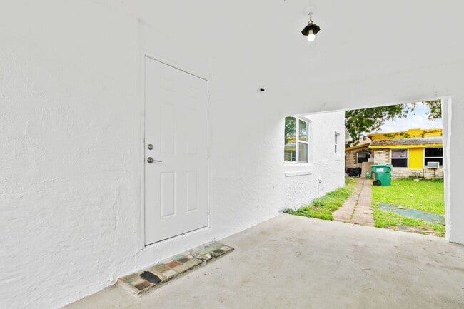 Photo - Spacious 3BR/1BA Single-Family Home – Cent...