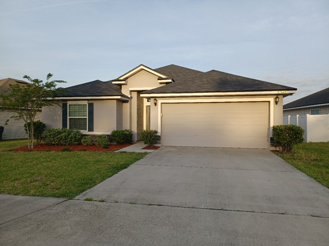 97645 Albatross Dr, Yulee, FL 32097 House Rental in Yulee, FL