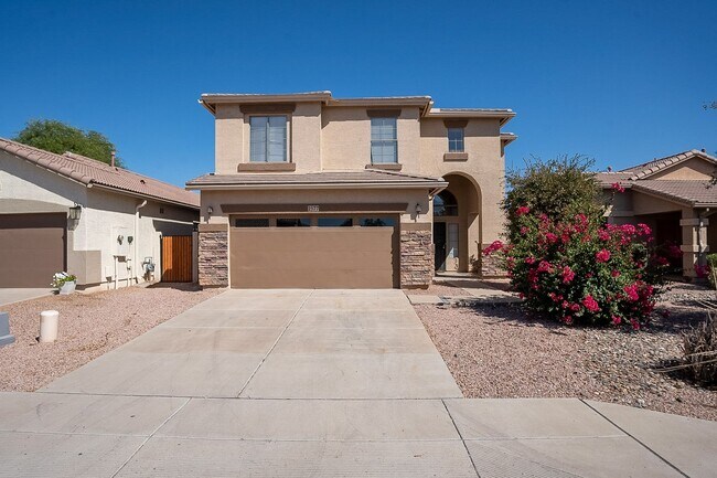 Foto del edificio - large 3 bedroom home for rent
