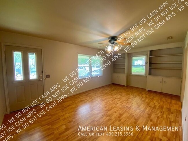 Building Photo - Hot Summer Deal! $200 off first full month...