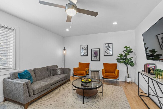 Foto del edificio - 1136 Crescent Ave NE