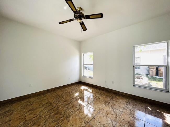 Foto del edificio - 2506 Aster Cove Ln