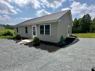Primary Photo - 6015 Fork Mountain Rd