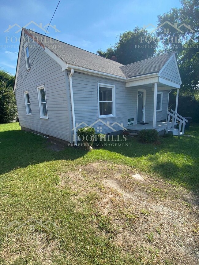 Building Photo - 2-Bed Single-Family Home with Granite Coun...