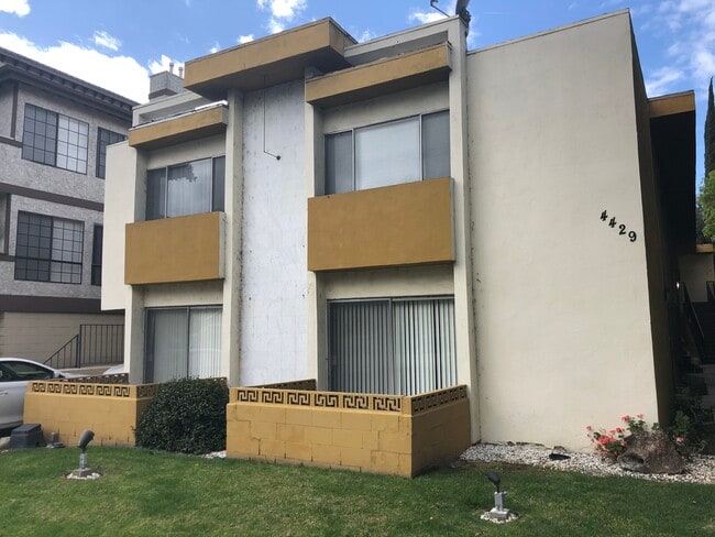Building Photo - 4429 Coldwater Canyon Ave