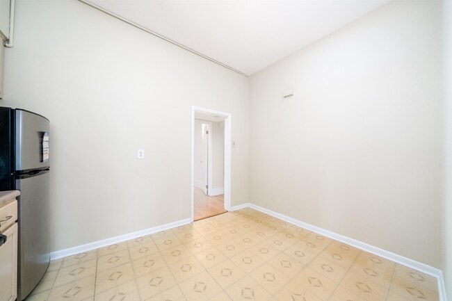 Foto del edificio - 828 Hudson St