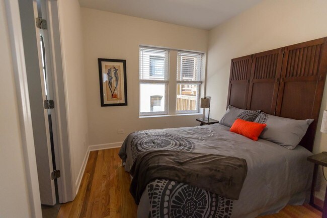 Foto del edificio - 3 bedroom in Chicago IL 60657
