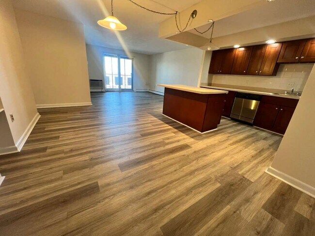 Foto del edificio - 374 Massachusetts Ave